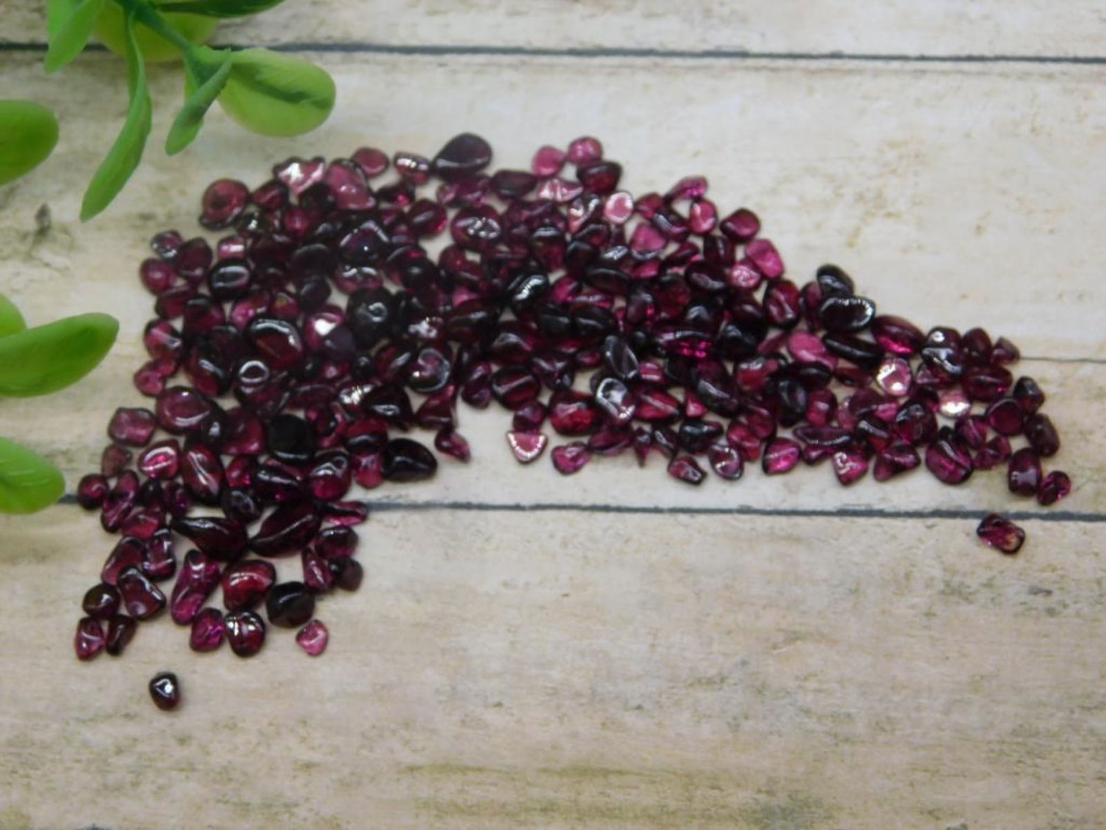 GARNET ROCK STONE LAPIDARY SPECIMEN (1 of 3)