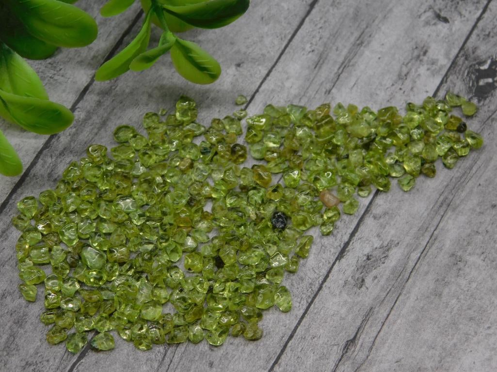 Peridot Rock Stone Lapidary Specimen Auction