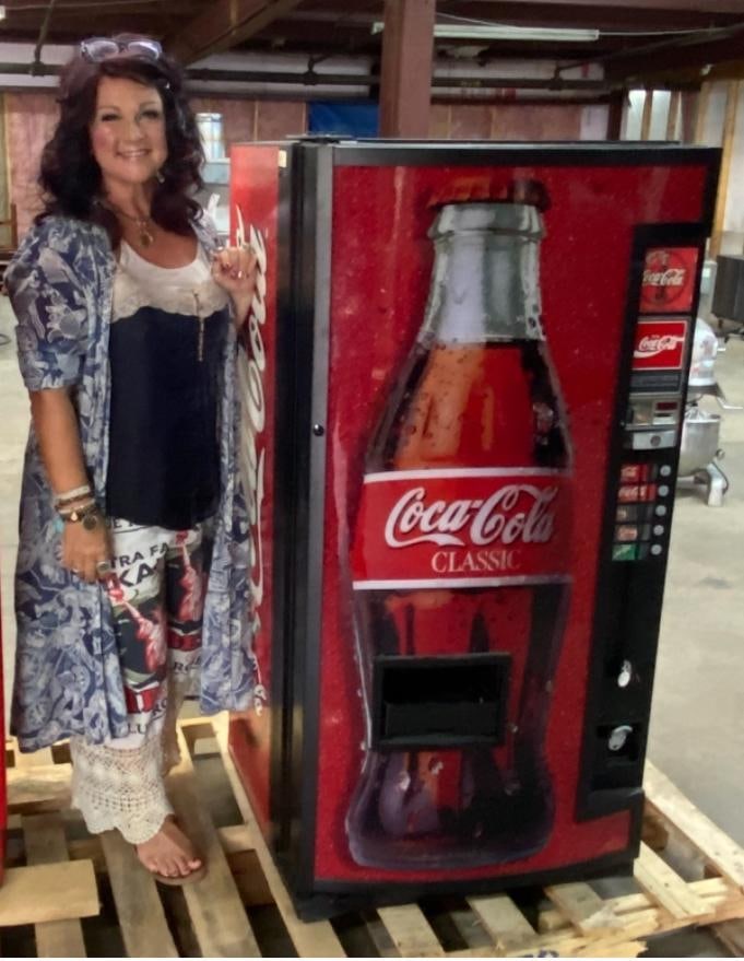 COCA-COLA VENDING MACHINE PICK UP ONLY IN WEST PLAINS MISSOURI: COCA-COLA VENDING MACHINE PICK UP ONLY IN WEST PLAINS MISSOURI