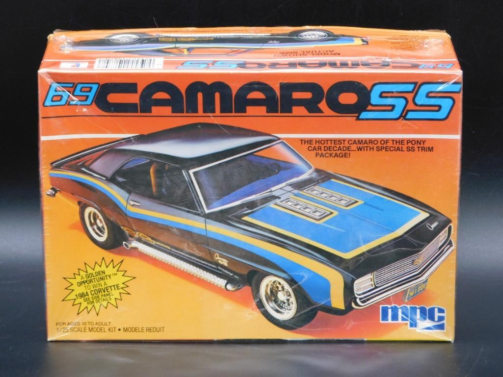 1969 CAMARO SS MPC 1/25 SCALE MODEL KIT VINTAGE ANTIQUE (1 of 3)