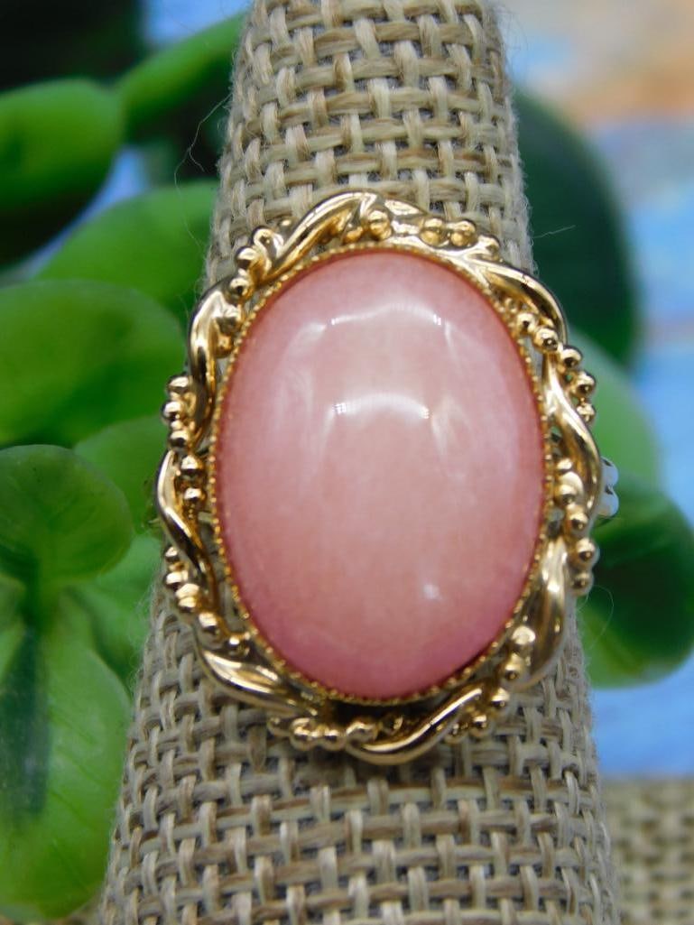ROSE QUARTZ RING ROCK STONE LAPIDARY SPECIMEN: ROSE QUARTZ RING ROCK STONE LAPIDARY SPECIMEN