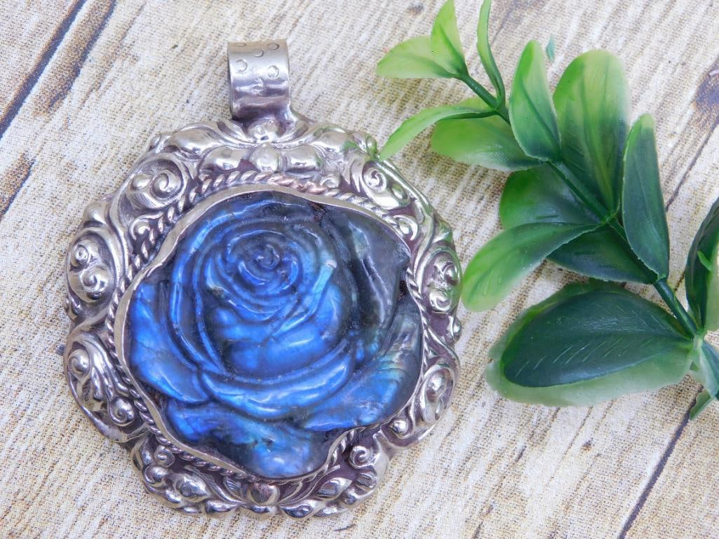 CARVED LABRADORITE HEART PENDANT ROCK STONE LAPIDARY SPECIMEN (1 of 3)