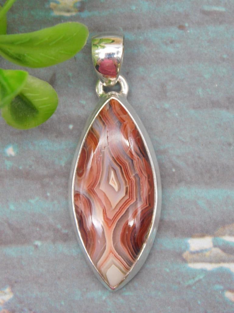 STERLING SILVER LAGUNA LACE PENDANT ROCK STONE LAPIDARY SPECIMEN: STERLING SILVER LAGUNA LACE PENDANT ROCK STONE LAPIDARY SPECIMEN
