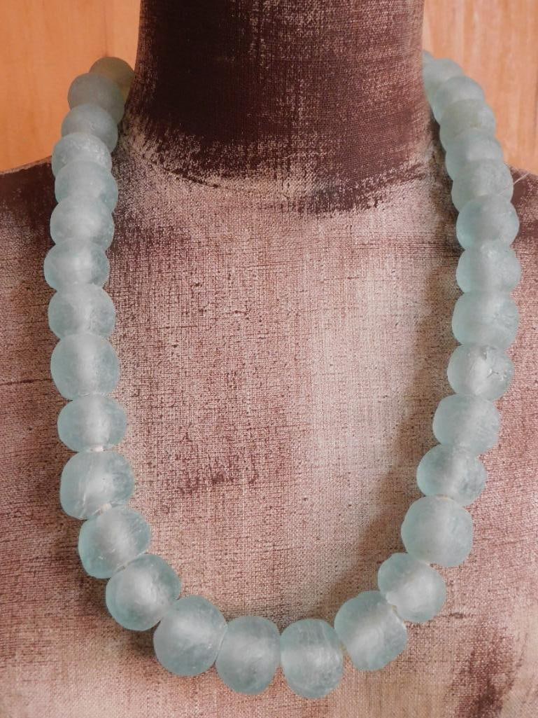 SEA GLASS TRADE BEADS ROCK STONE LAPIDARY SPECIMEN (1 of 2)