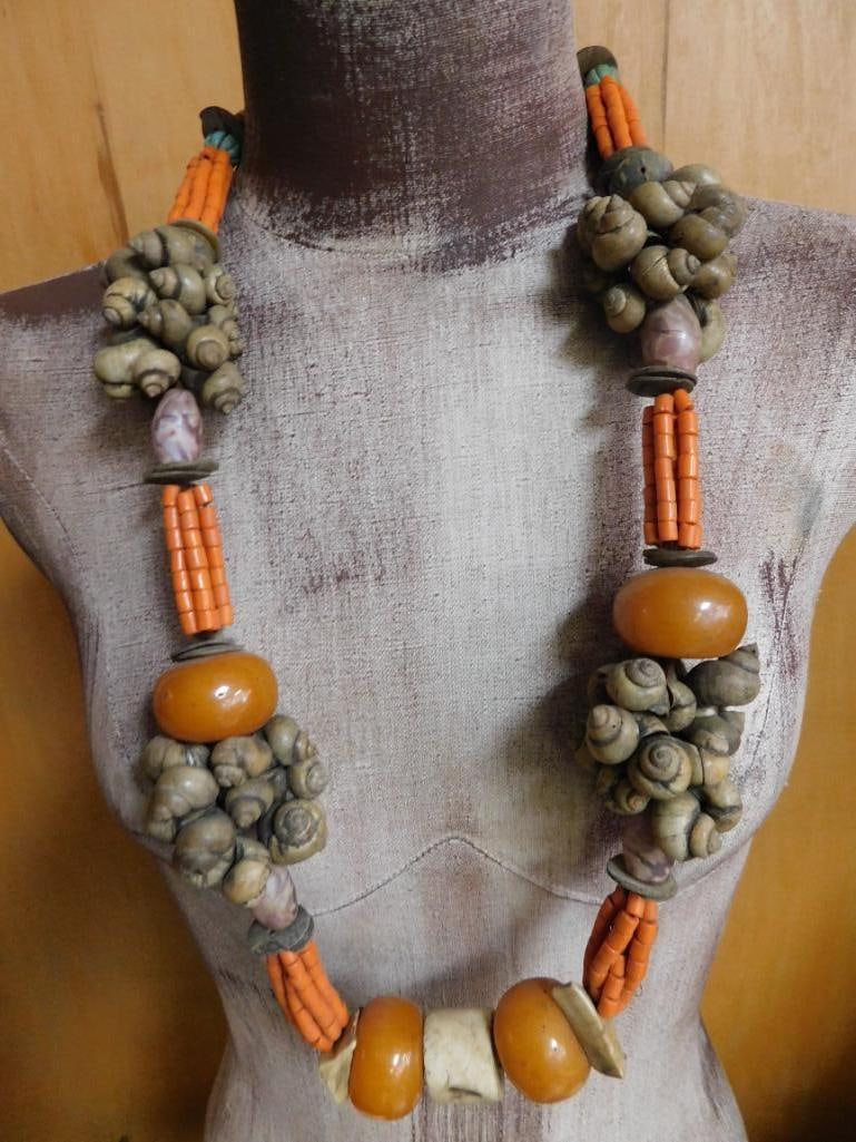 AFRICAN TRADE BEADS ROCK STONE LAPIDARY SPECIMEN (1 of 4)