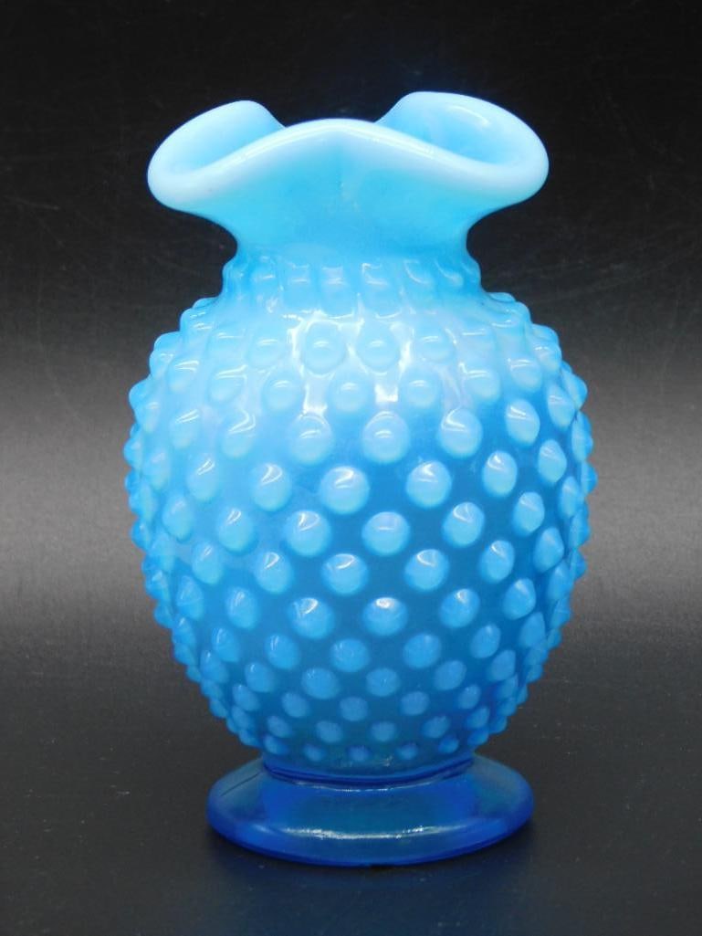 FENTON ART GLASS HOBNAIL BLUE VASE VINTAGE ANTIQUE (1 of 2)