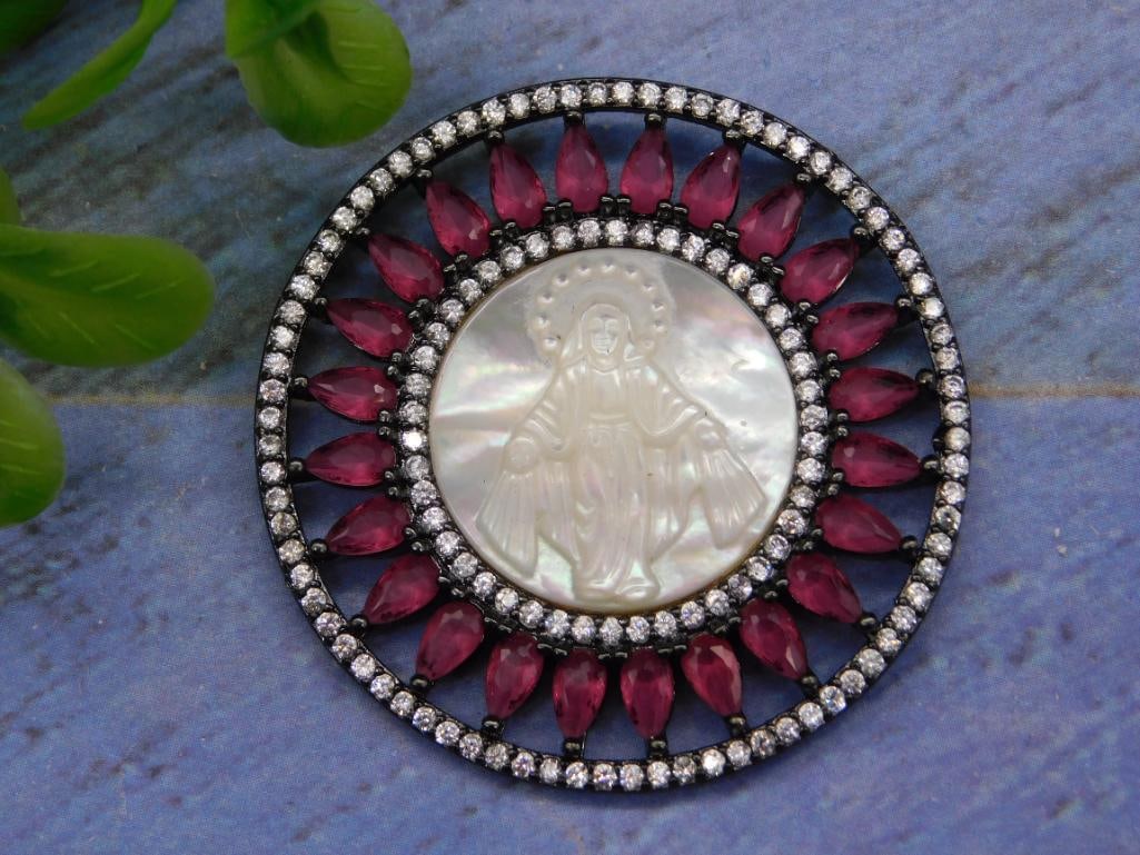 VIRGIN MARY STONE PENDANT ROCK STONE LAPIDARY SPECIMEN: VIRGIN MARY STONE PENDANT ROCK STONE LAPIDARY SPECIMEN