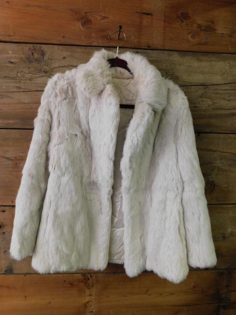 RABBIT FUR COAT WITH SATIN LINING VINTAGE ANTIQUE (1 of 6)