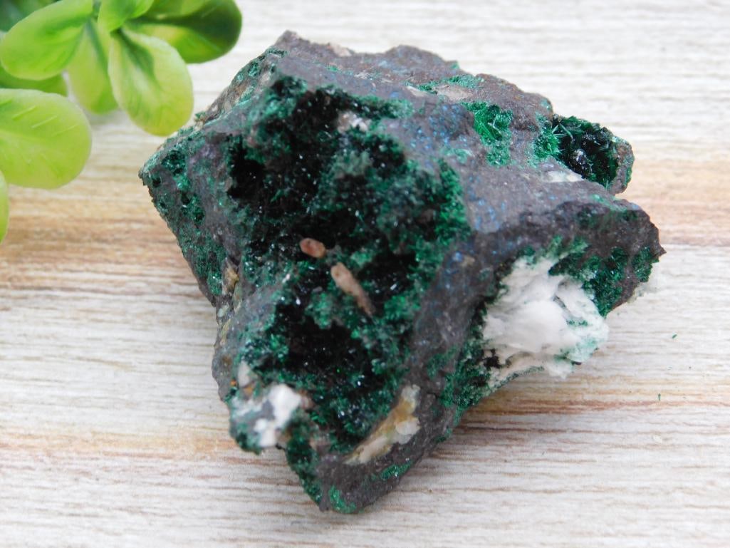 MOROCCAN FIBROUS MALACHITE ROCK STONE LAPIDARY SPECIMEN (1 of 2)