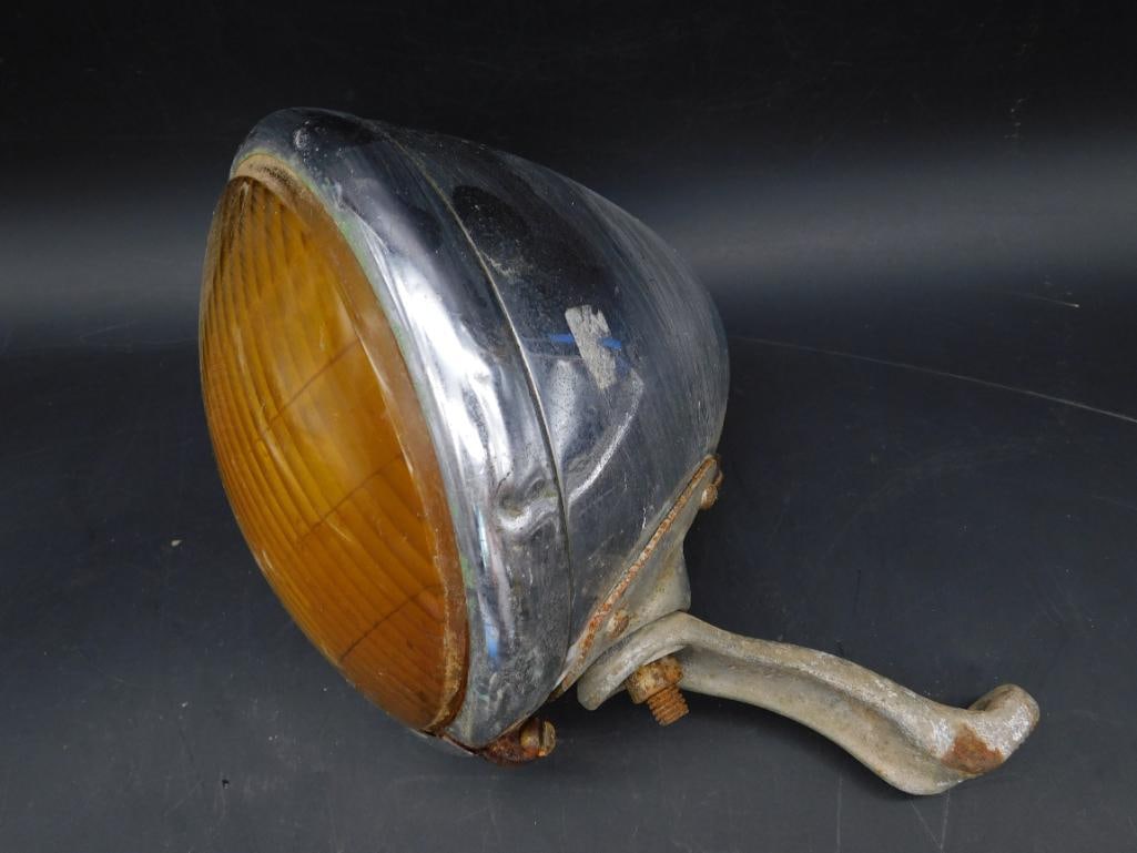 1930S SINGLE GUIDE FOG LIGHT 6 11/16 WITH BRACKET AND CAT EYE VINTAGE ANTIQUE AUTOMOBILIA (1 of 7)
