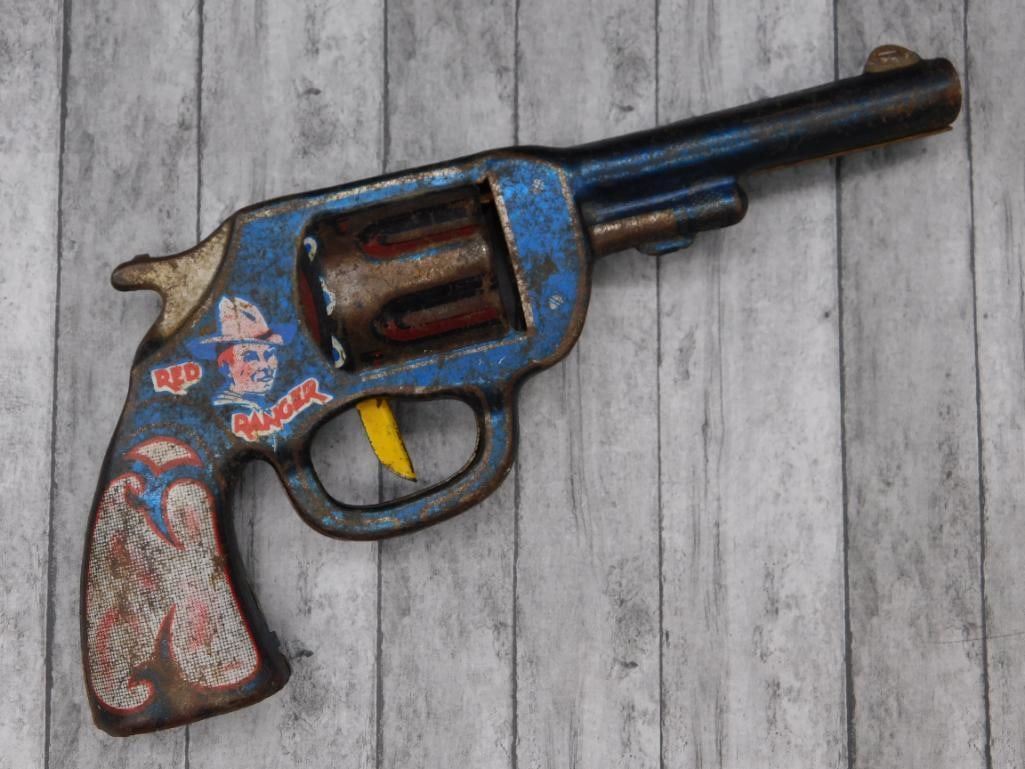 VINTAGE RED RANGER TOY CLICKER GUN: VINTAGE RED RANGER TOY CLICKER GUN