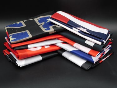 BULK DONALD TRUMP PRESIDENTIAL CAMPAIGN 10 FLAGS