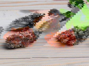 VANADINITE ROCK STONE LAPIDARY SPECIMEN