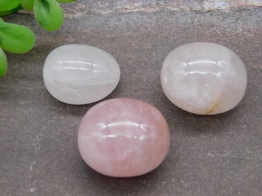 ROSE QUARTZ ROCK STONE LAPIDARY SPECIMEN