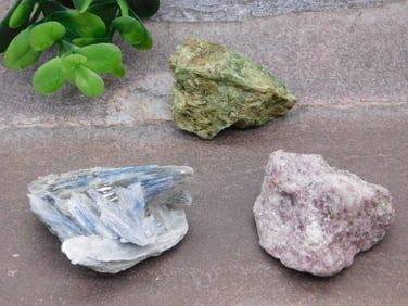 MIXED ROUGH LOT ROCK STONE LAPIDARY SPECIMEN