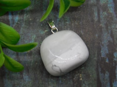 HOWLITE PENDANT ROCK STONE LAPIDARY SPECIMEN