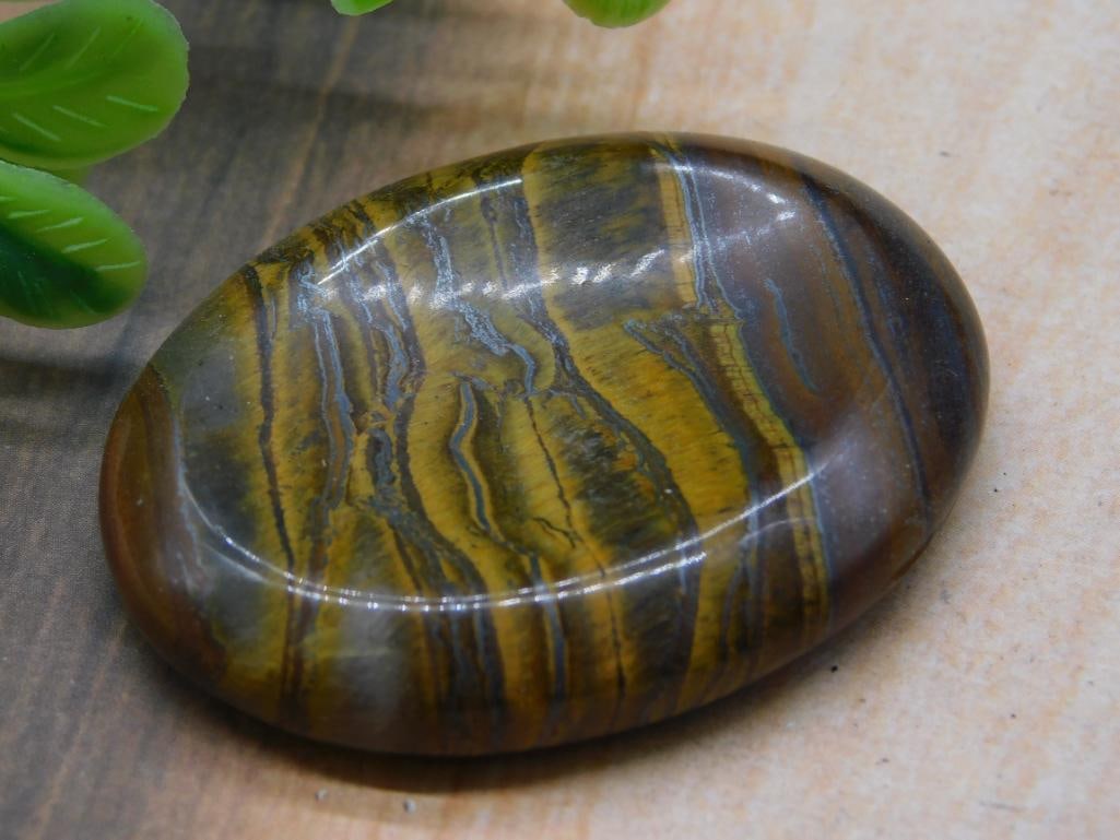 RED JASPER WORRY STONE ROCK STONE LAPIDARY SPECIMEN (1 of 2)