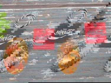 COCA-COLA ADVERTISING POCKET MIRRORS AND KEY CHAINS