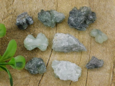 PREHNITE ROCK STONE LAPIDARY SPECIMEN