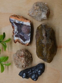 MIXED ROUGH LOT ROCK STONE LAPIDARY SPECIMEN