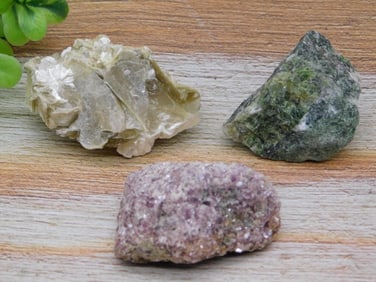 MIXED ROUGH LOT ROCK STONE LAPIDARY SPECIMEN