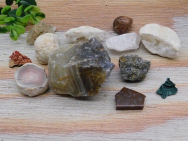 MIXED LOT ROCK STONE LAPIDARY SPECIMEN