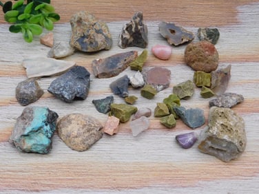 AQUAMARINE ROCK STONE LAPIDARY SPECIMEN