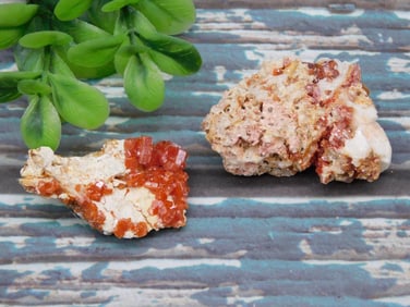 VANADINITE ROCK STONE LAPIDARY SPECIMEN