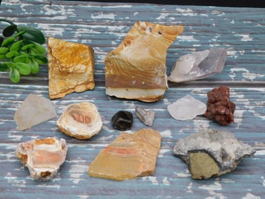 MIXED ROUGH ROCK STONE LAPIDARY SPECIMEN