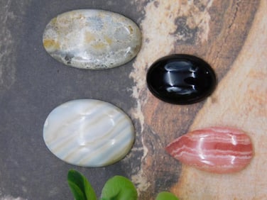 CABOCHONS ROCK STONE LAPIDARY SPECIMEN