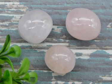 ROSE QUARTZ ROCK STONE LAPIDARY SPECIMEN