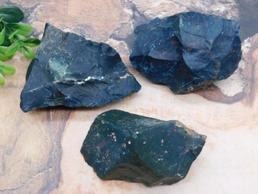 BLOODSTONE ROCK STONE LAPIDARY SPECIMEN