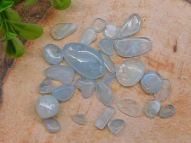 AQUAMARINE ROCK STONE LAPIDARY SPECIMEN