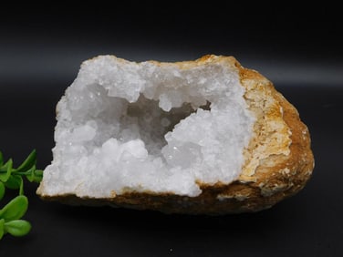 GEODE ROCK STONE LAPIDARY SPECIMEN