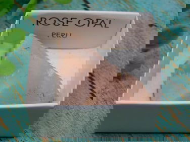 ROSE OPAL ROCK STONE LAPIDARY SPECIMEN