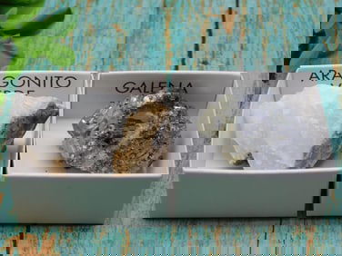 MIXED LOT ROCK STONE LAPIDARY SPECIMEN