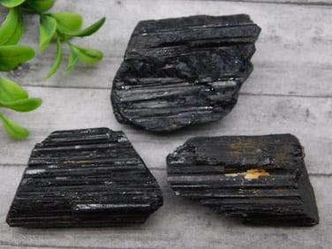 TOURMALINE ROCK STONE LAPIDARY SPECIMEN