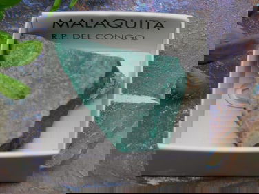 MALACHITE ROCK STONE LAPIDARY SPECIMEN