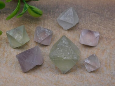 FLUORITE ROCK STONE LAPIDARY SPECIMEN