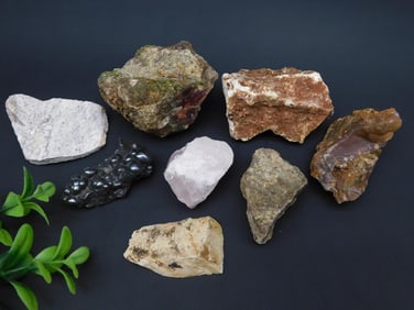 MIXED ROUGH LOT ROCK STONE LAPIDARY SPECIMEN