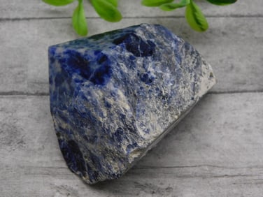 SODALITE POINT ROCK STONE LAPIDARY SPECIMEN