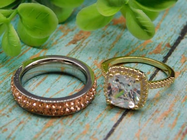 STONE RINGS ROCK STONE LAPIDARY SPECIMEN