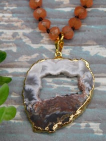 GEODE SLICE PENDANT ON SPARKLE BEAD NECKLACE