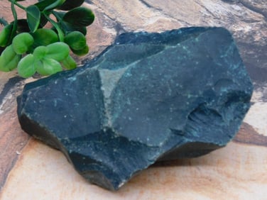 OBSIDIAN ROCK STONE LAPIDARY SPECIMEN