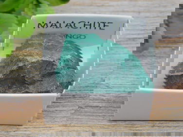 MALACHITE ROCK STONE LAPIDARY SPECIMEN