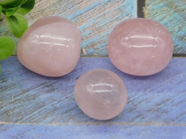 ROSE QUARTZ ROCK STONE LAPIDARY SPECIMEN