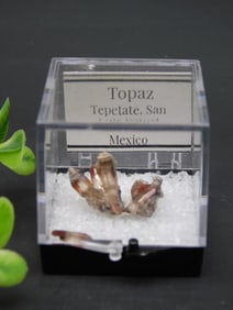 TOPAZ ROCK STONE LAPIDARY SPECIMEN