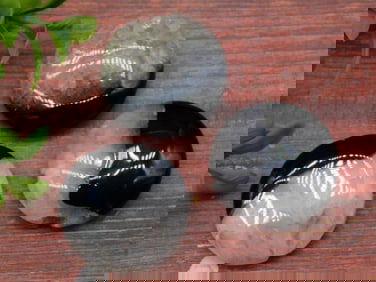 BANDED AGATE BEADS ROCK STONE LAPIDARY SPECIMEN