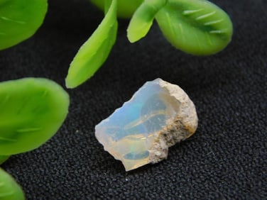 ROUGH OPAL ROCK STONE LAPIDARY SPECIMEN