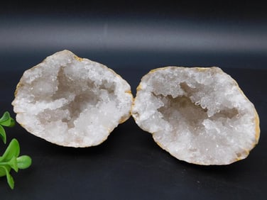 GEODE ROCK STONE LAPIDARY SPECIMEN
